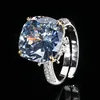 Anillo ajustable con corte de nido de pájaro, blanco y azul con baño.