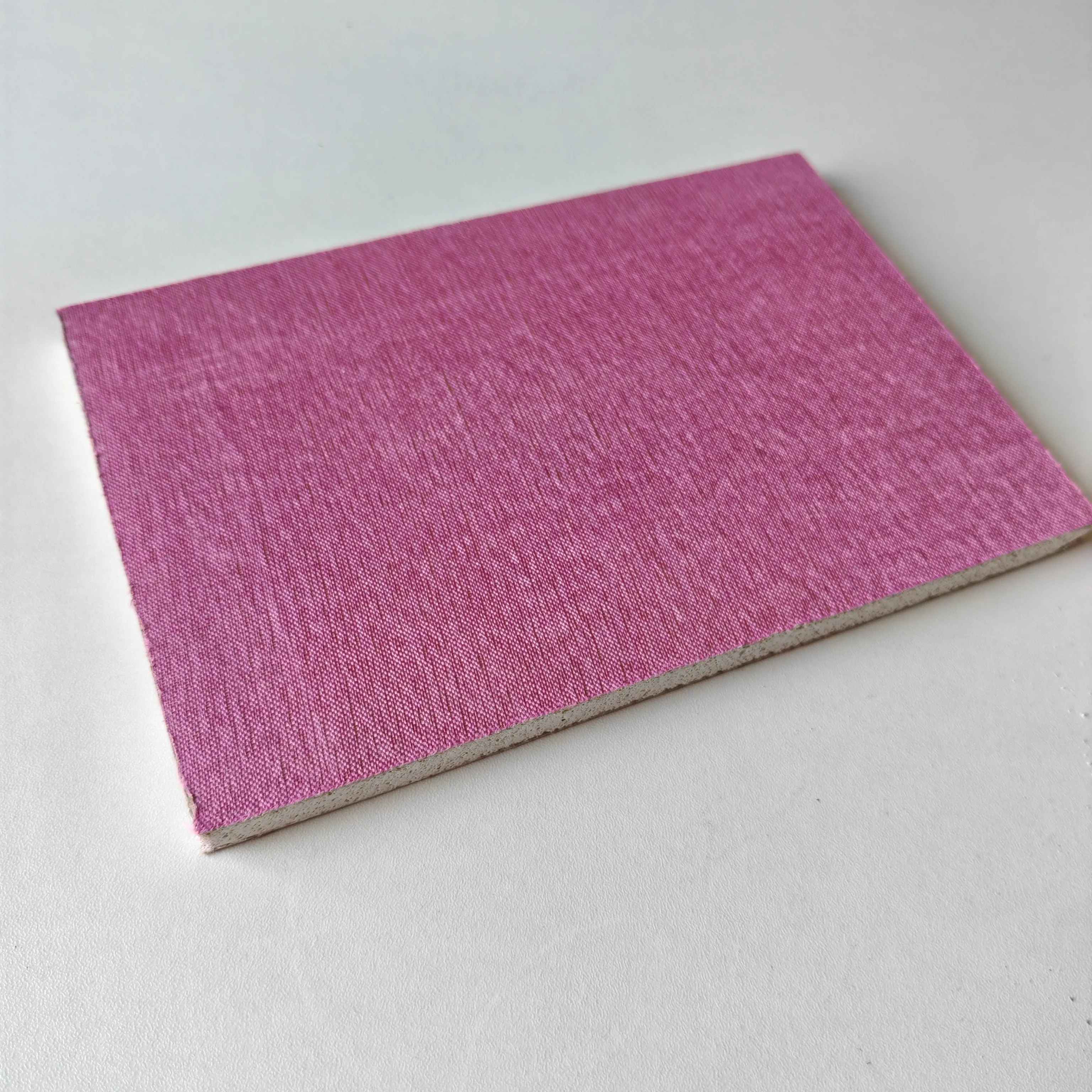 Enhanced Strength Fabric-Faced Gypsum Board Designed for LongTerm Use Anti-Crack Performance and Excellent Structural Stability