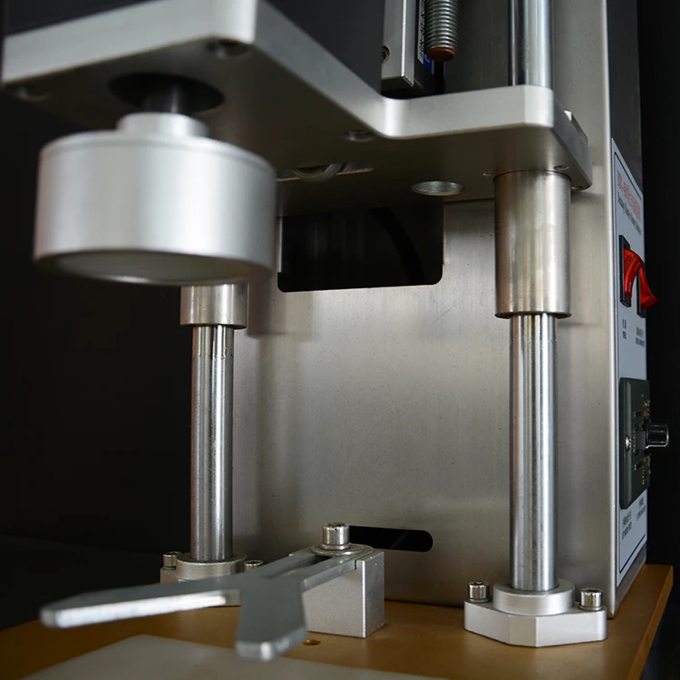 Cheap Factory Price Twist off Capping Vacuum Capping Machine Pet Bottle Capping Machine