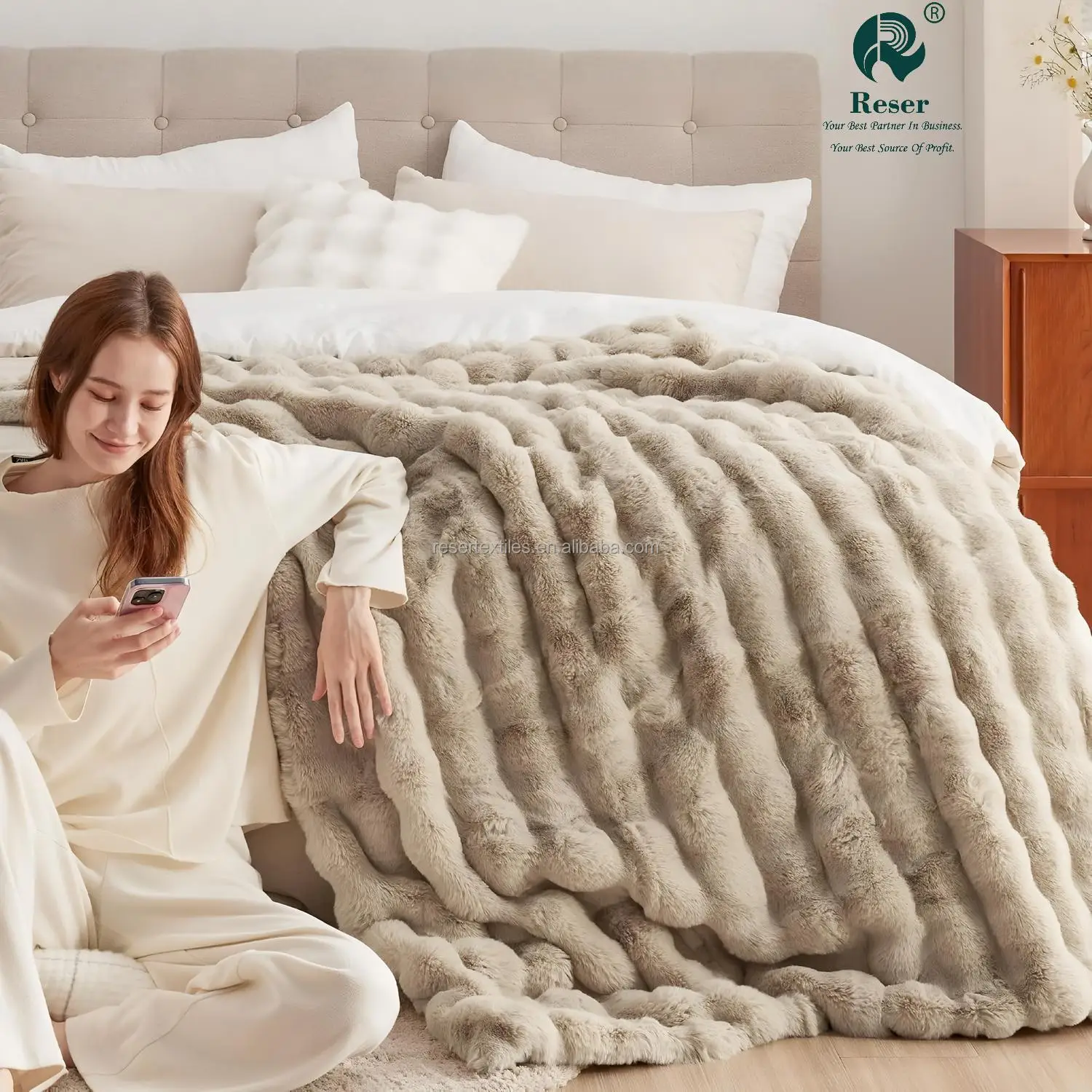 Wholesale Faux Fur Throw Blanket European & American Style Solid Soft Plush Thick Luxury Versatile for Living Room Bedroom