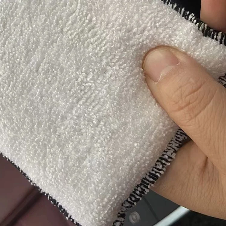 Многоцелевая салфетка для чистки салона автомобиля