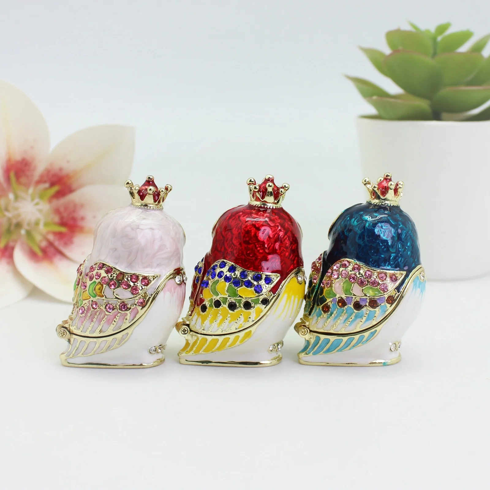 SHINNYGIFTS Mini Cartoon Crown Owl Gold-Plated Metal Pewter Enamel Home Decoration Figurine Ornament Trinket Box