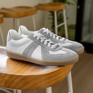 Trending Men's Premium Leather Retro Sneakers - Minimalist Design for Daily Wear