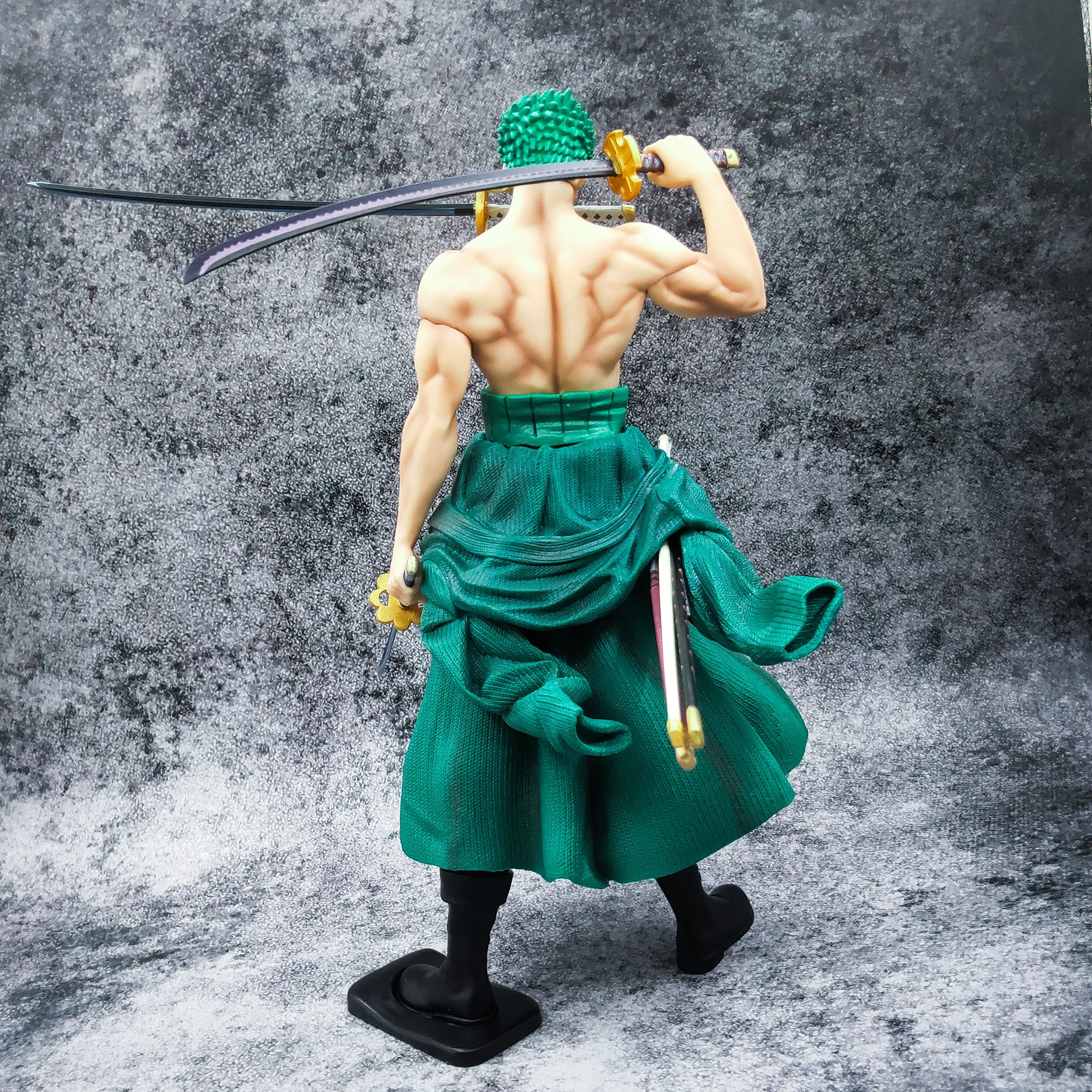 One Piece - Action Figure - Figurine Zoro 12 cm - La Poste