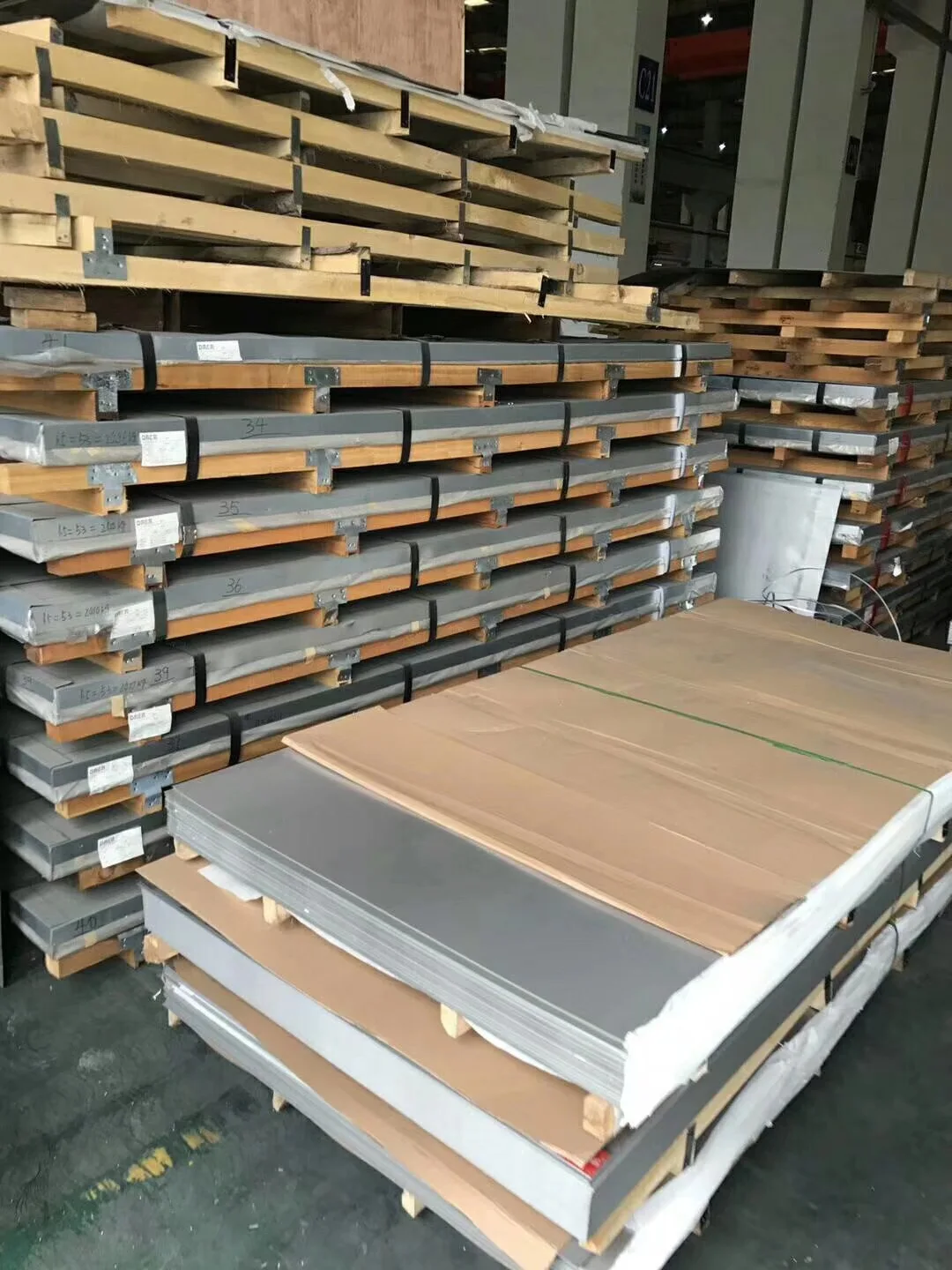 High Quality Chinese 300 Series Stainless Steel Sheets EN Standard Corrosion Resistance 304/316Ti SS304 2B BA Surface Cutting