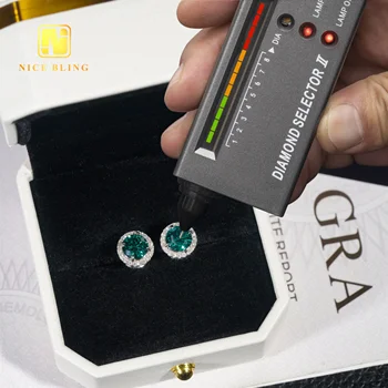 Shining Women Men Earrings 1.0ct 925 Sterling Silver VVS Diamond Emerald Green Moissanite Halo Ear Studs For Engagement Wedding