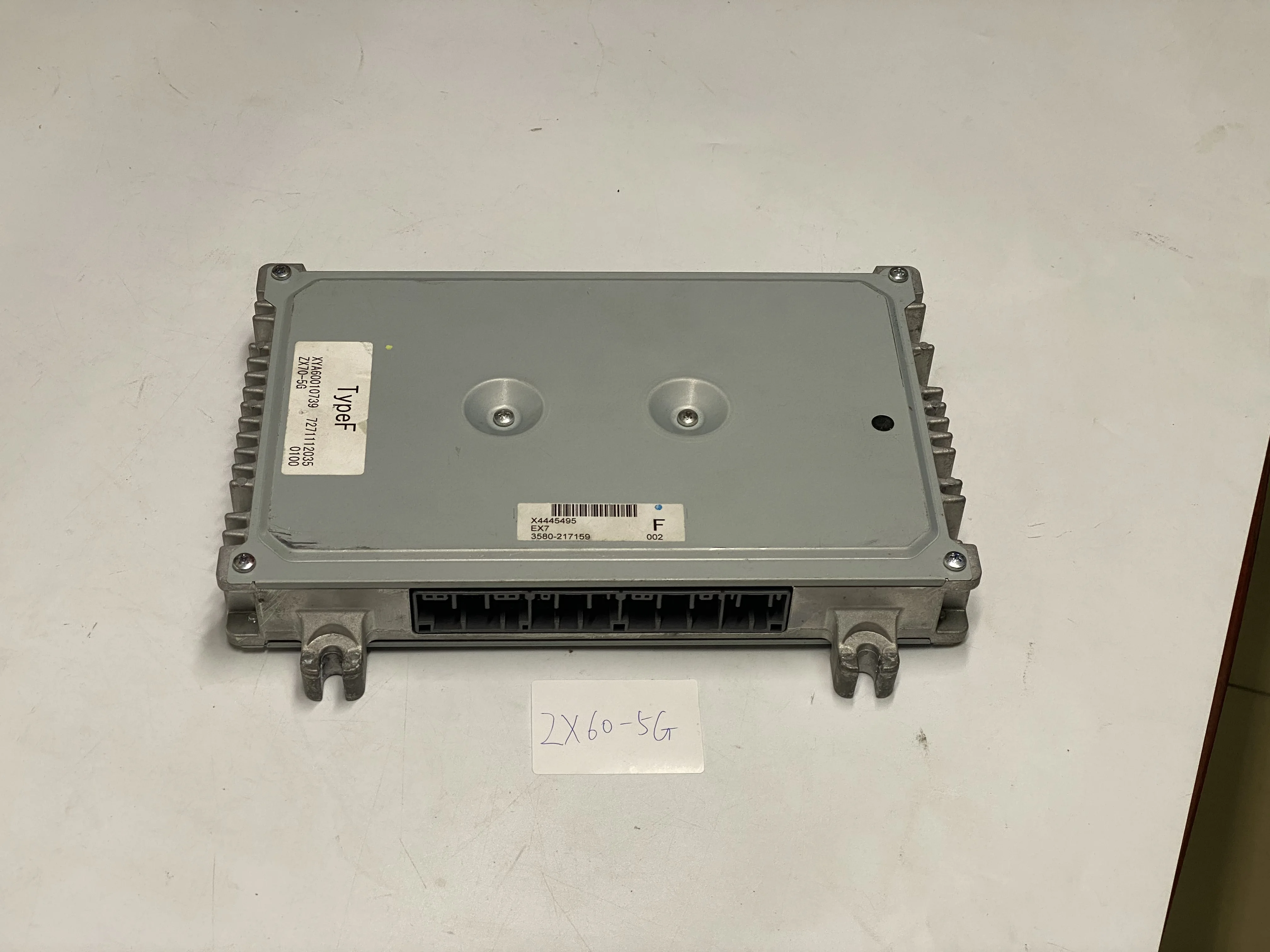 綴　1105030 ZAX70 ZAX110 Excavator Controller ZAX120 ZAX130 YA60010739