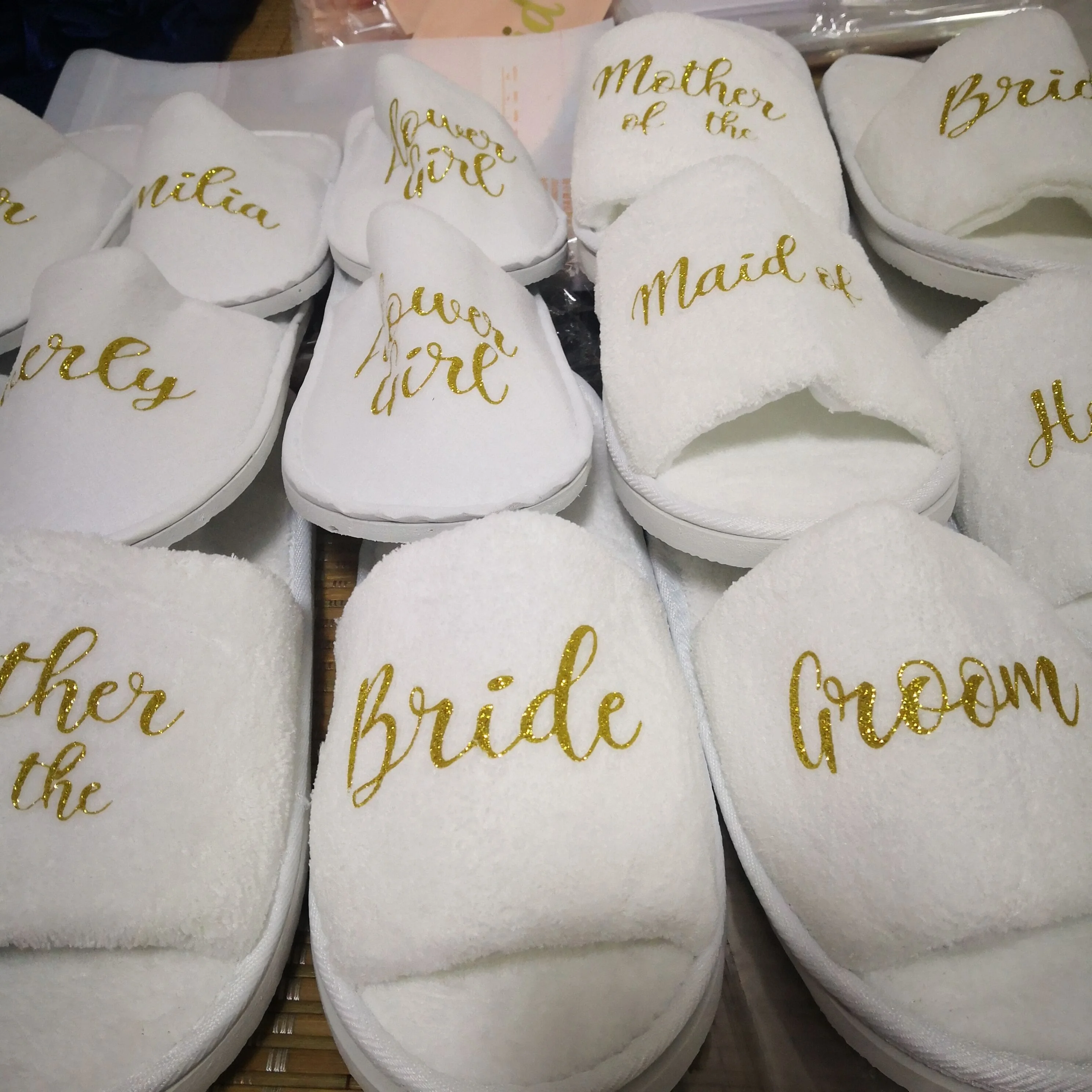 WHITE WEDDING SLIPPERS PERSONALISED PRINT NOVELTY BRIDAL PARTY SPA CLOSED TOE AB 