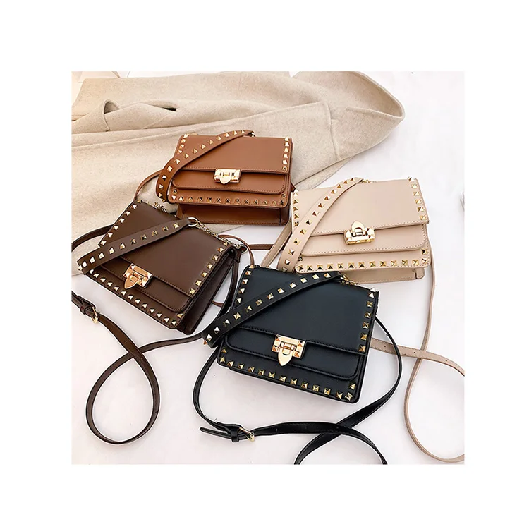 studded bolsa valentino