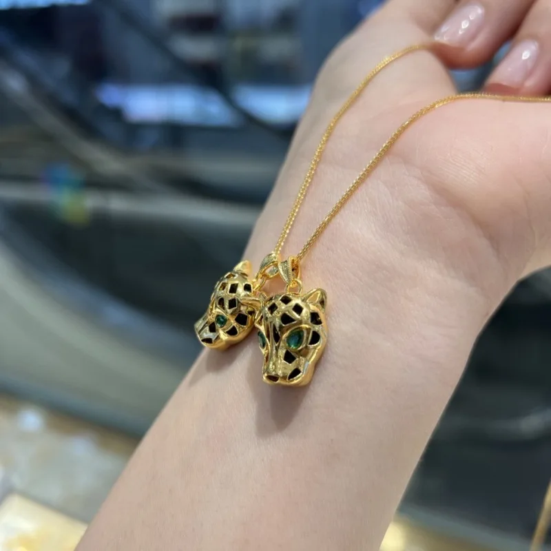 18K Golden Leopard Head Pendant Agate Exquisite Light Luxury Fashion High-end All-match Clavicle Chain