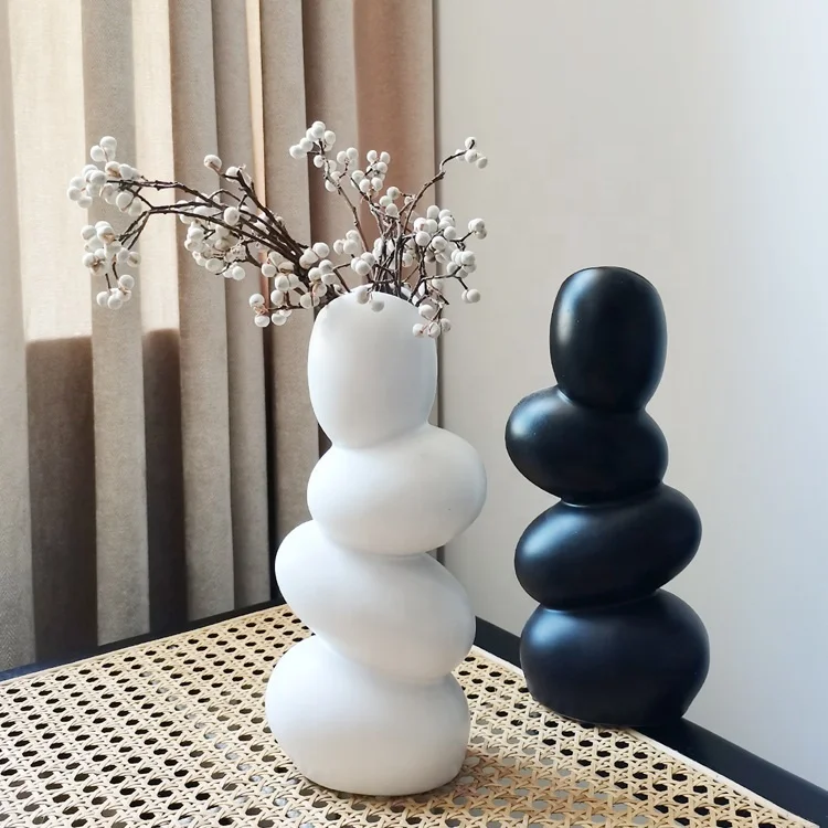 Nordic Ins Irregular Egg Shape Ceramic Flower Vase Abstract Art Matte Black and White Vase for Living Room Decoration