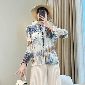 Summer Women's High-Grade Miyake Three-Dimensional Oil Painting Shirt New Vintage Casual Loose Joker Top Age-Reducing New Neck