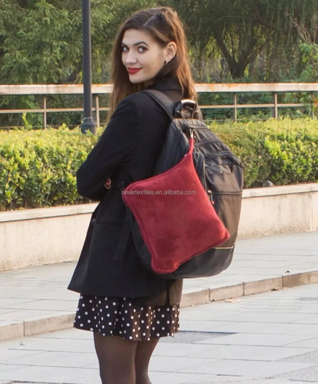 2-in-1 Premium Travel Blanket and Pillow Customizable Logo Hand Luggage Belt with Backpack Clip Perfect Carry-On Accessory