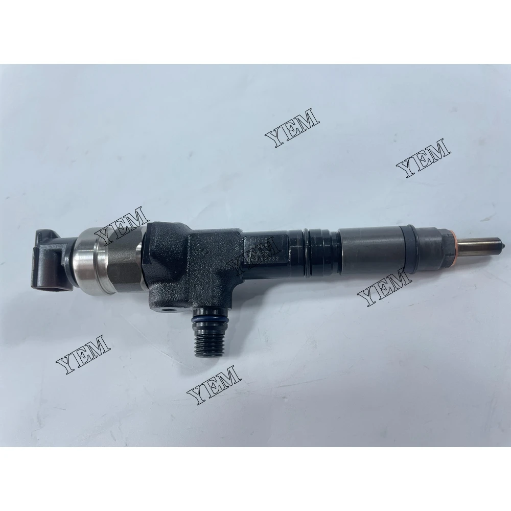 V3307 Fuel Injector 1J770-53074 for Kubota 4