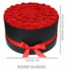 Aproximadamente 50 rosas