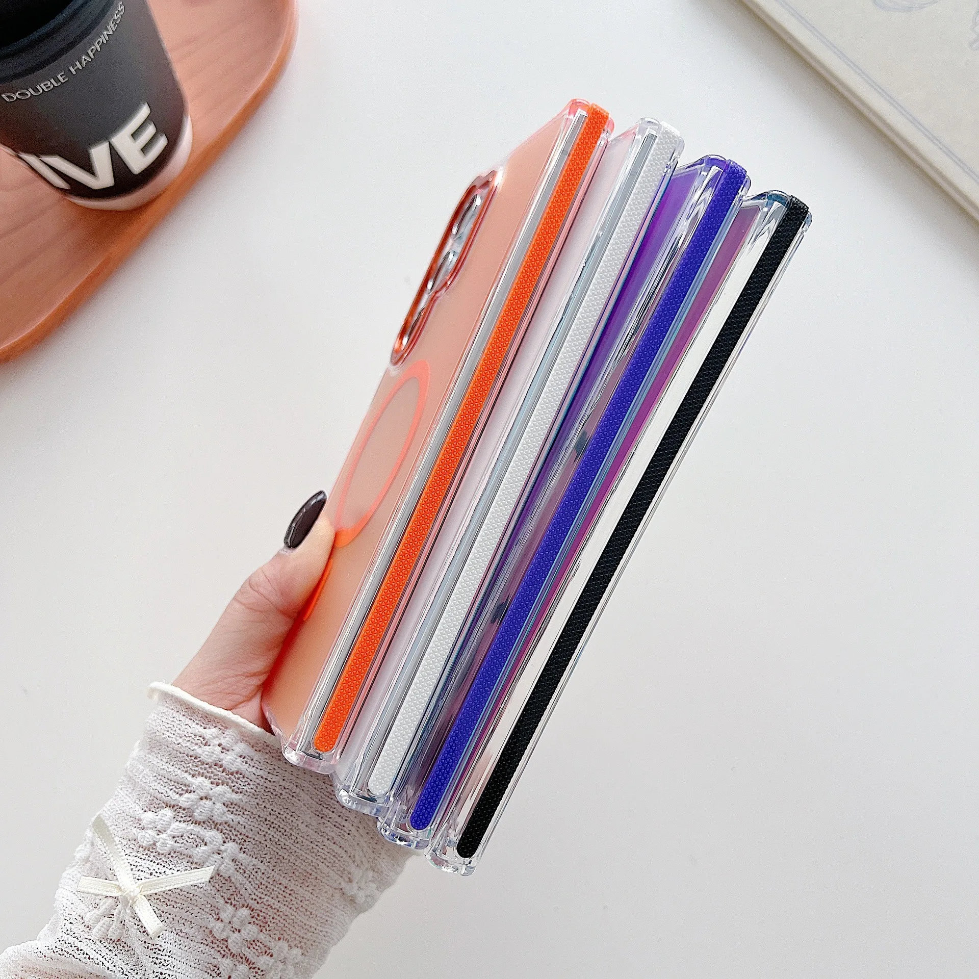 Translucent TPU PC Phone Case with Gradient Color Magnetic Phone Case for Samsung Galaxy S24 S25 26 Plus Ultra