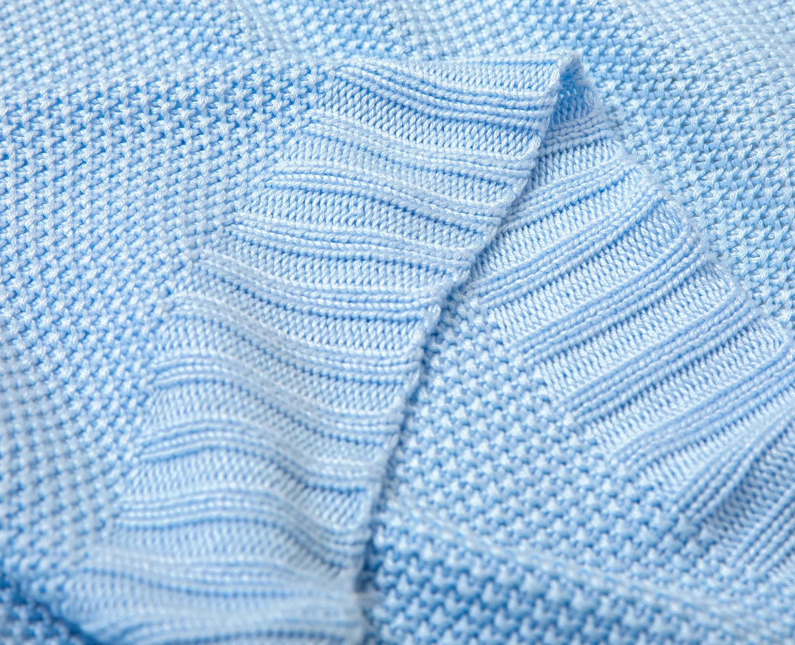 Akt Lightweight Bamboo Fiber Knitted Blanket for Summer Oeko-Tex details