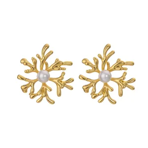 Fashion Jewelry 18K Gold Plated Stainless Steel Stud Earrings Women Vintage Style Coral Flower Inlaid Pearl Earrings