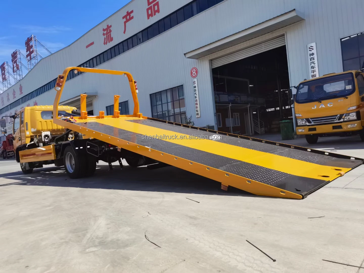 Dongfeng 4x2 Small 3Ton 5Ton Flatbed Tow Truck Road Emergency Rescue Vehicle Wrecker Tow Truck for Sale