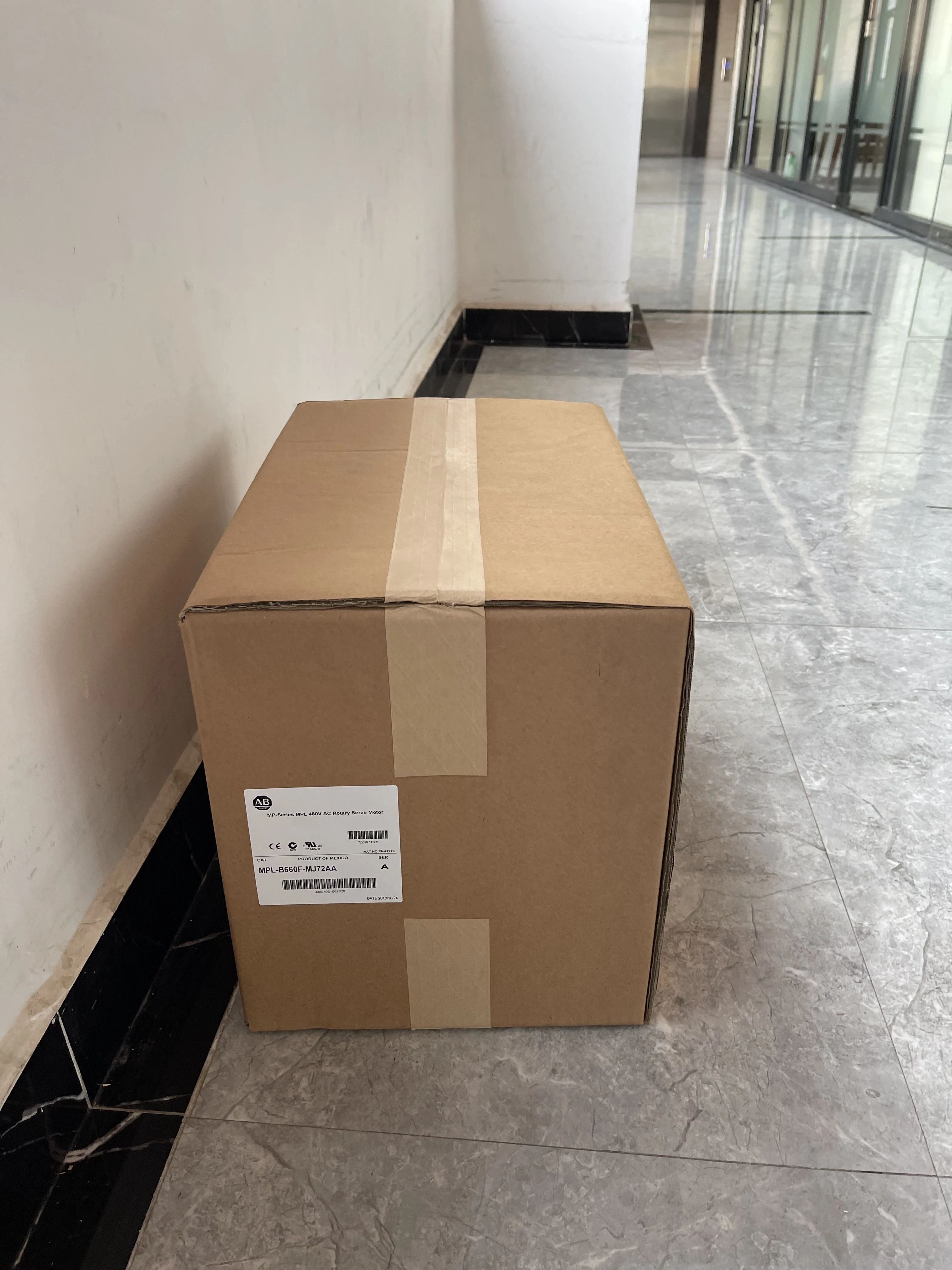 Allen-Bradley AC Rotary Servo Motor MPL-B660F-MJ72AA