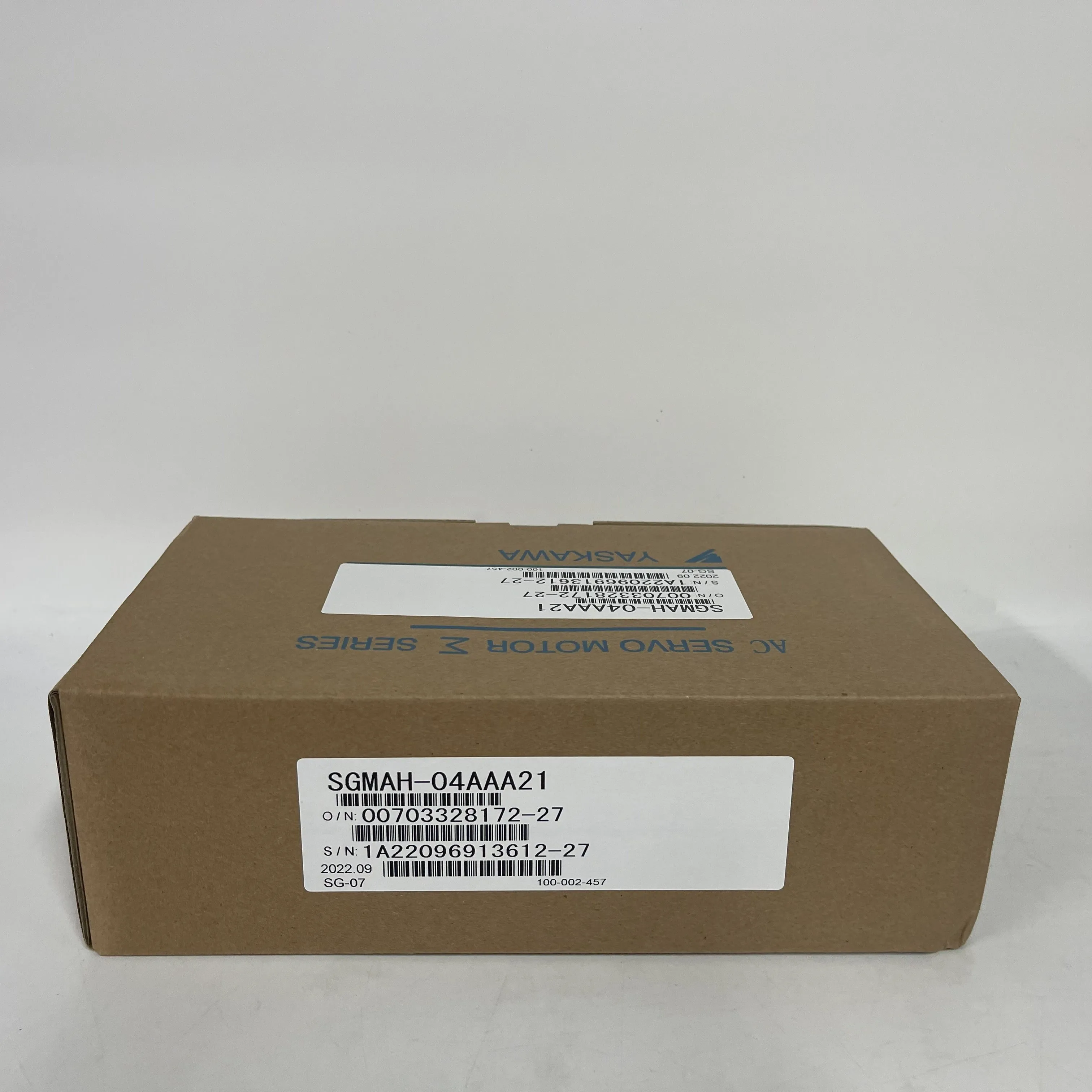 Yaskawa AC Servo Motor SGMAH-04AAA21 Yaskawa AC Servo Motor SGMAH-04AAA21