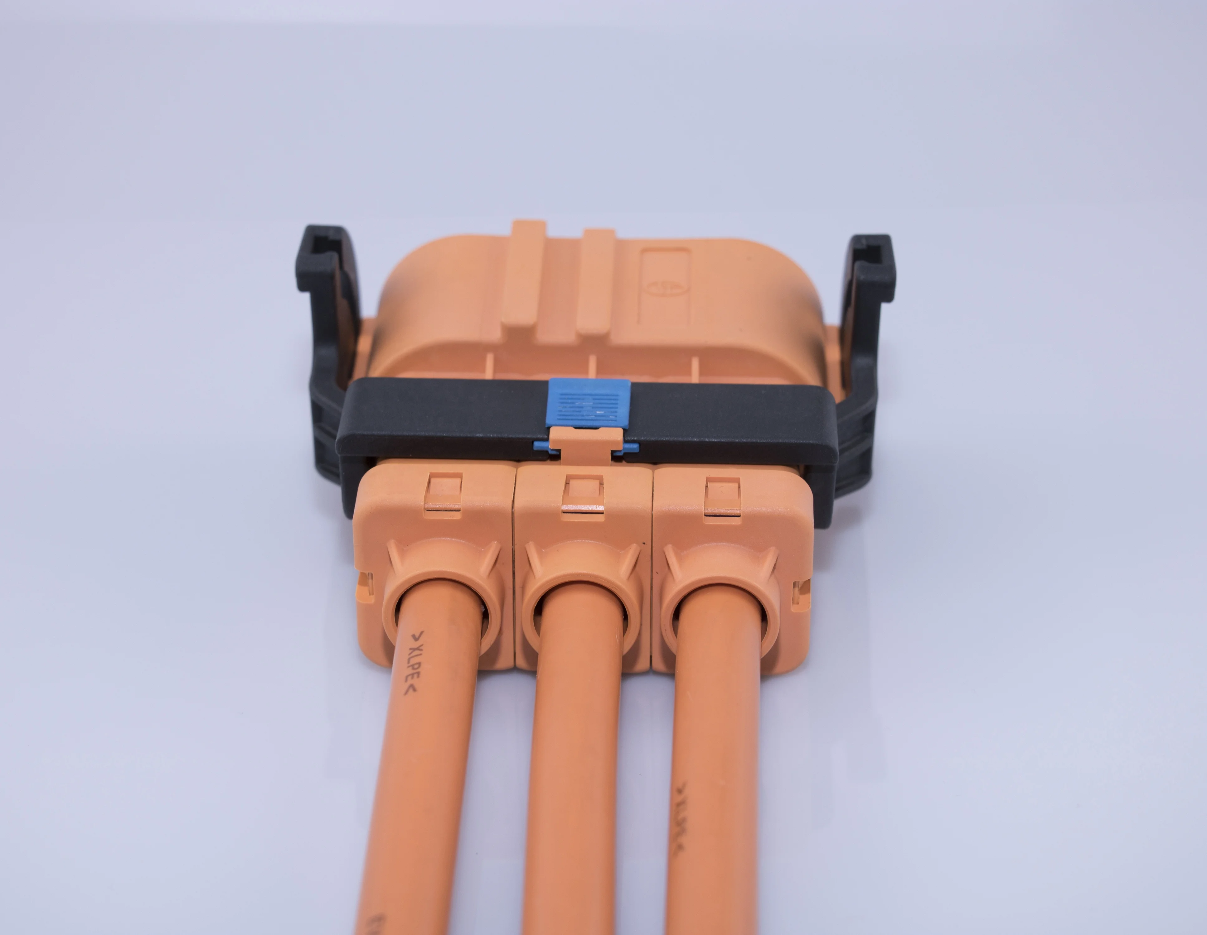 Electric Vehicle System Hvil Connector 3 Pin 150a New Energy Vehicle