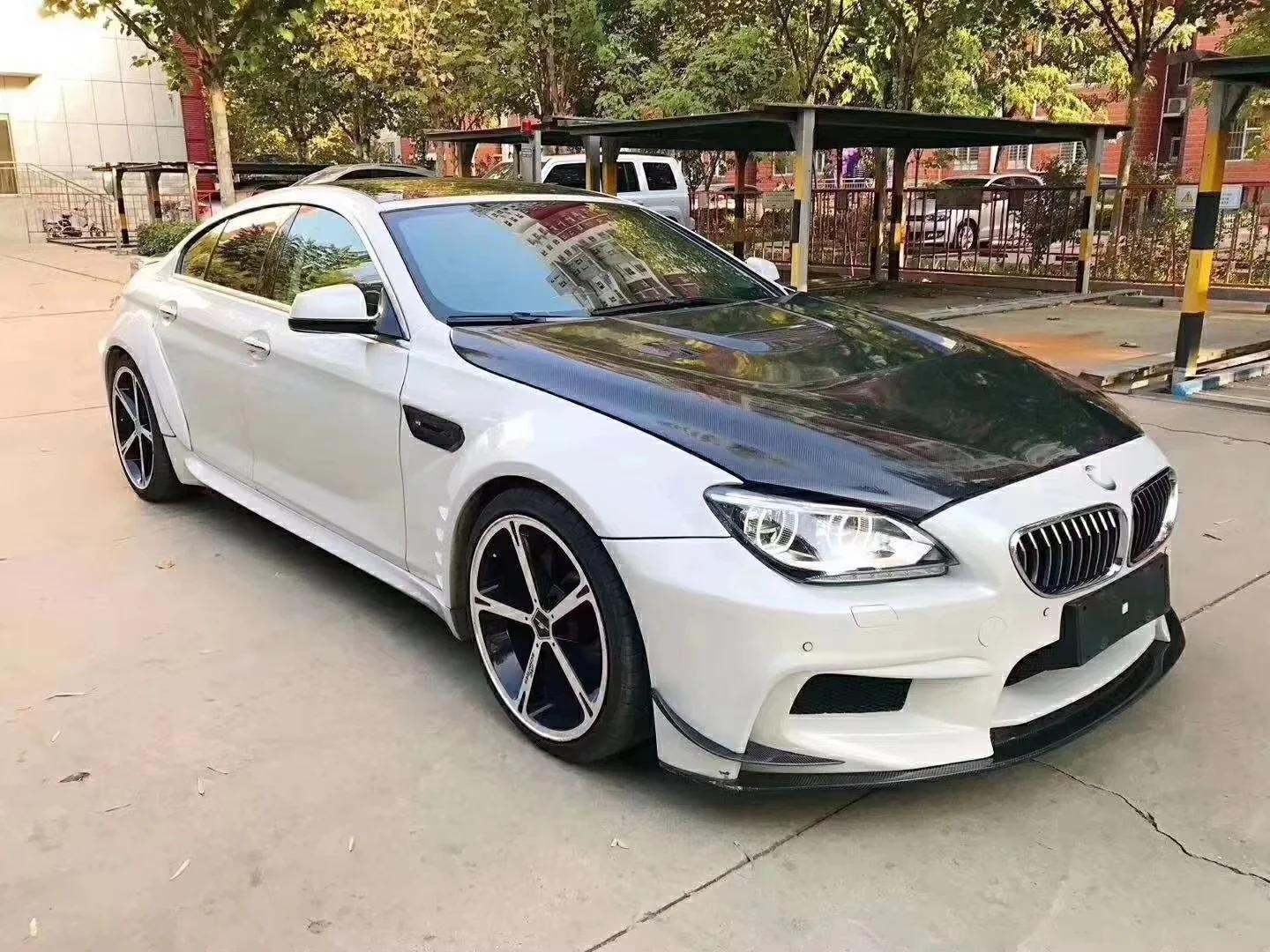 高品質カーボンファイバー製フードボンネット BMW 6シリーズ F12 F13 
