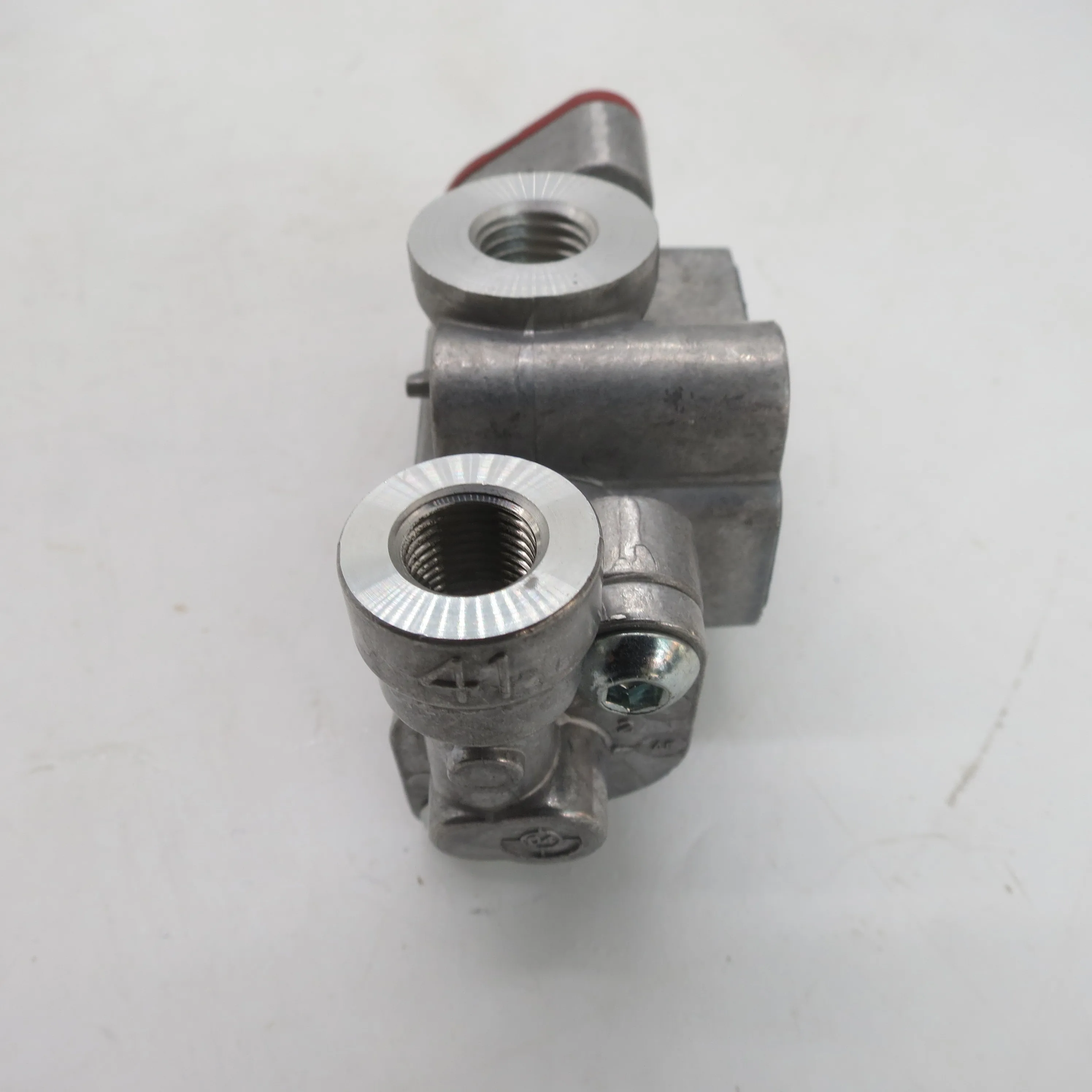 Two-position Five-Way Valve 0501219848 for SINOTRUK Engines