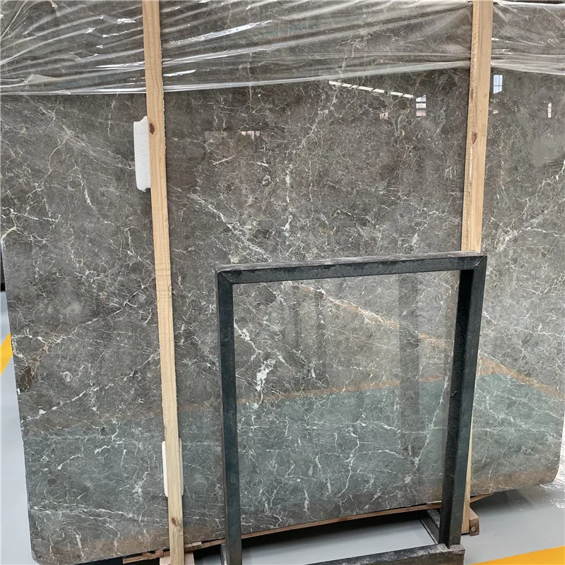 Nowe materiały – szare płyty marmurowe do projektowania wnętrz łazienek i hoteli