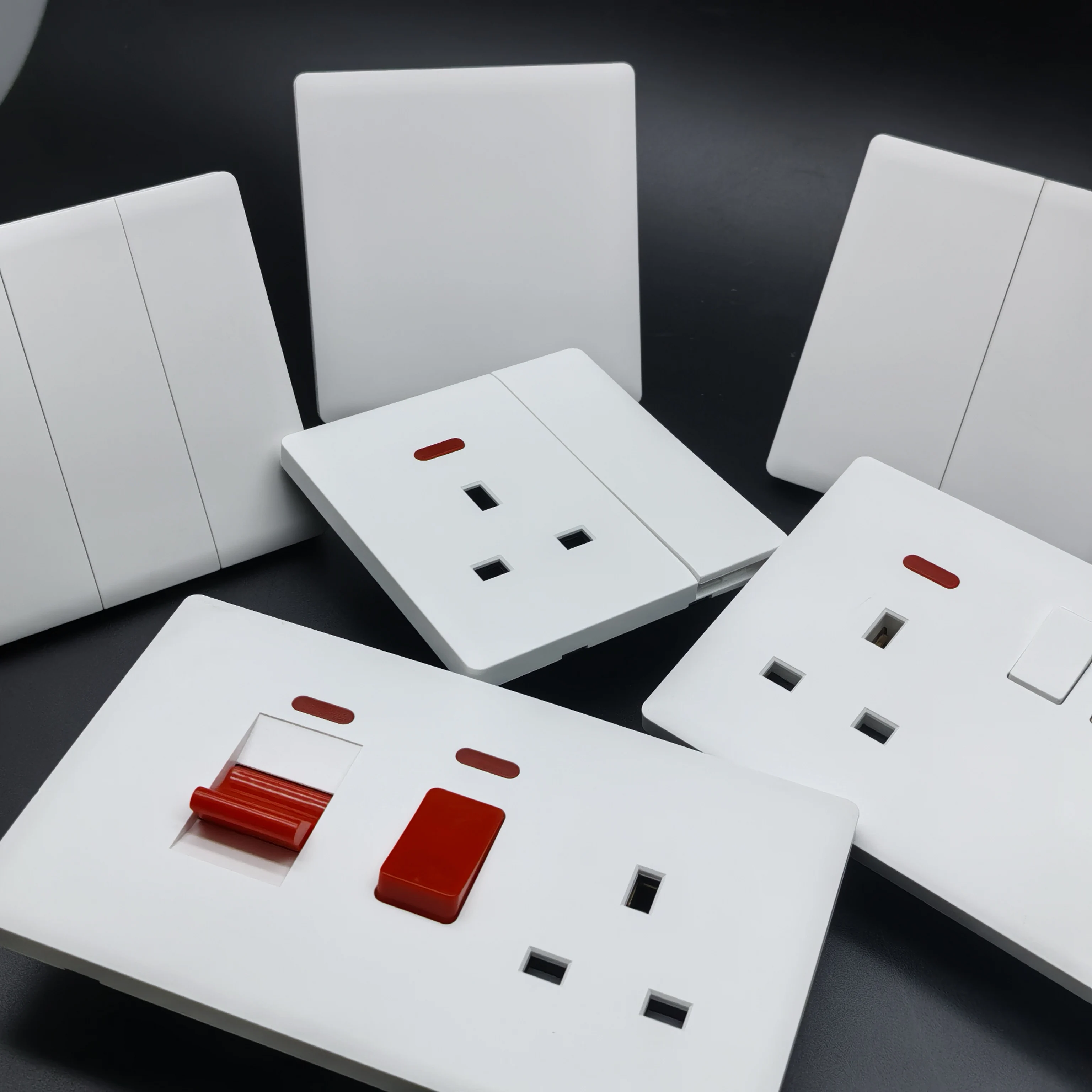 Wholesale Customized British 250V 13A UK Standard Wall Switch 15A Universal Socket Light 1 Gang 2 Way Wall Switch