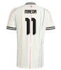 White ja pan away 11
