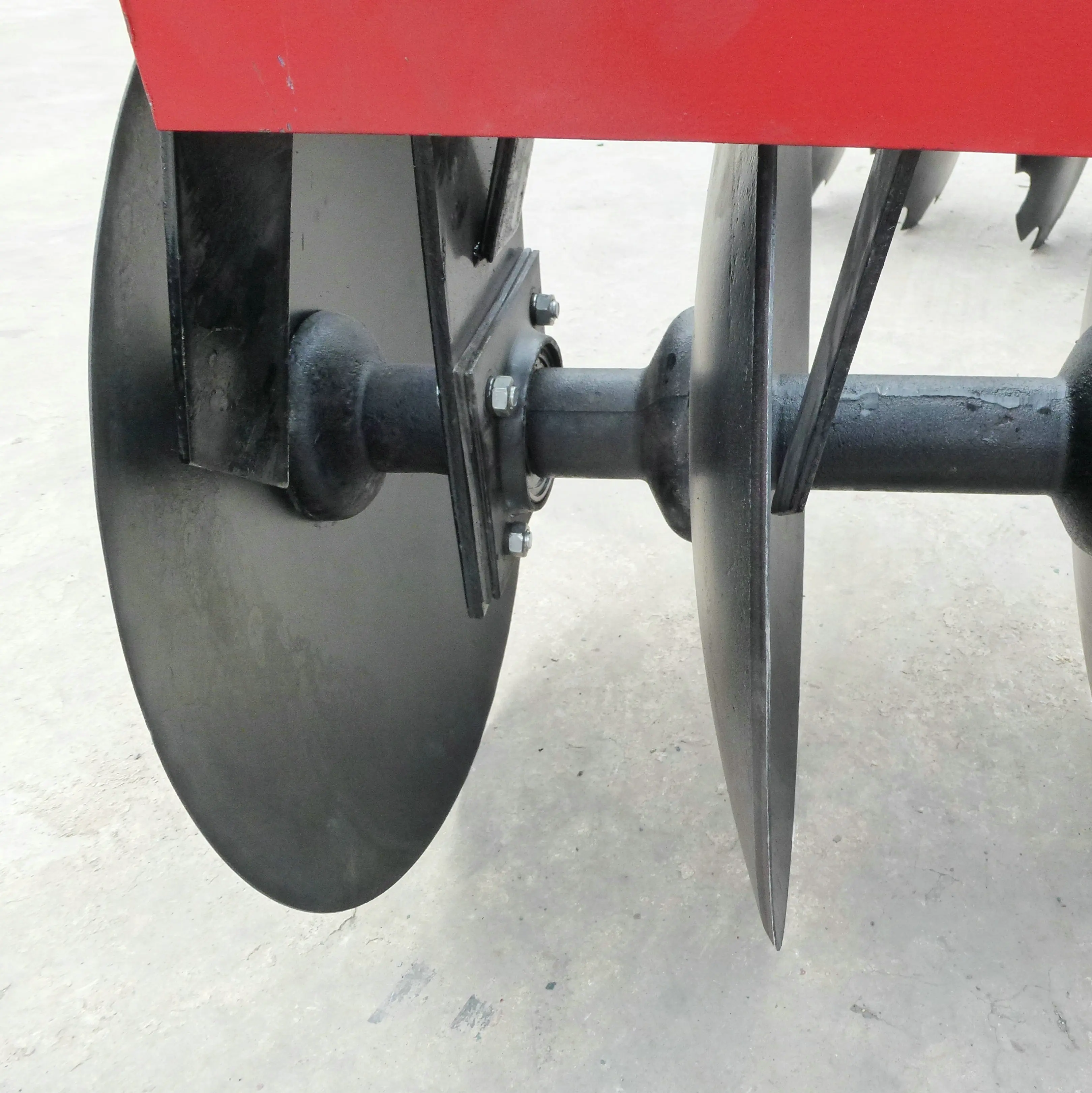 Medium Type Disc Harrow Tractor Implements Full Suspension