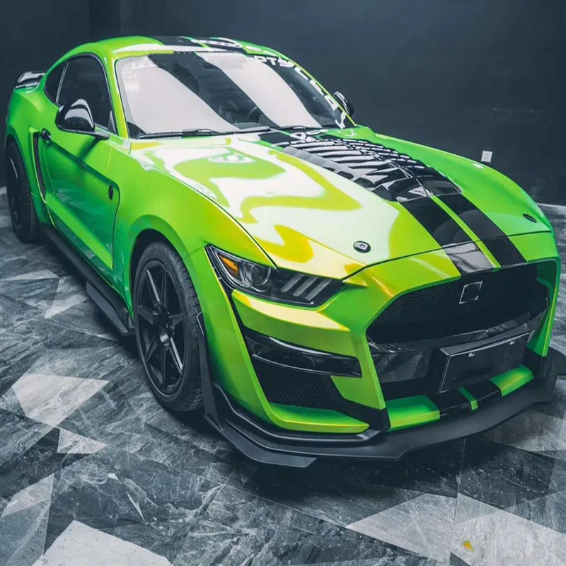 2020 Ford Mustang капот