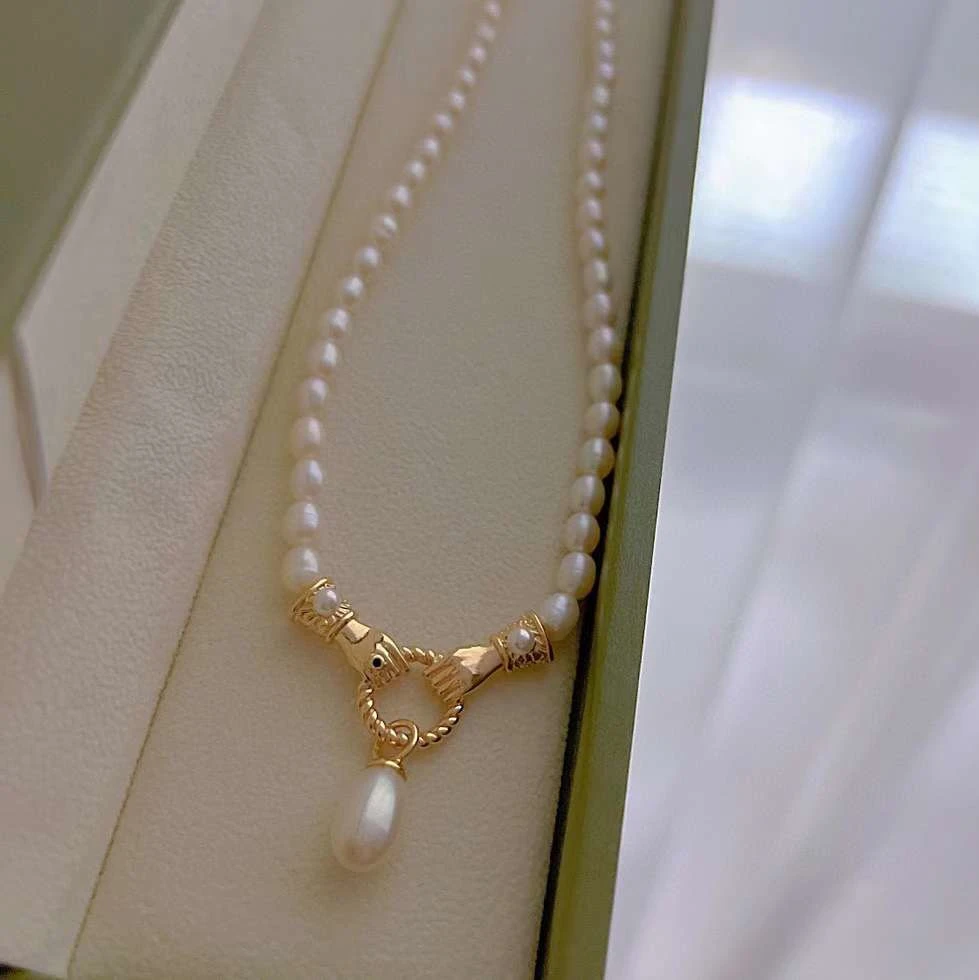 Kenneth Jay Lane for AVON gold-plated, faux pearl - Necklace - Catawiki