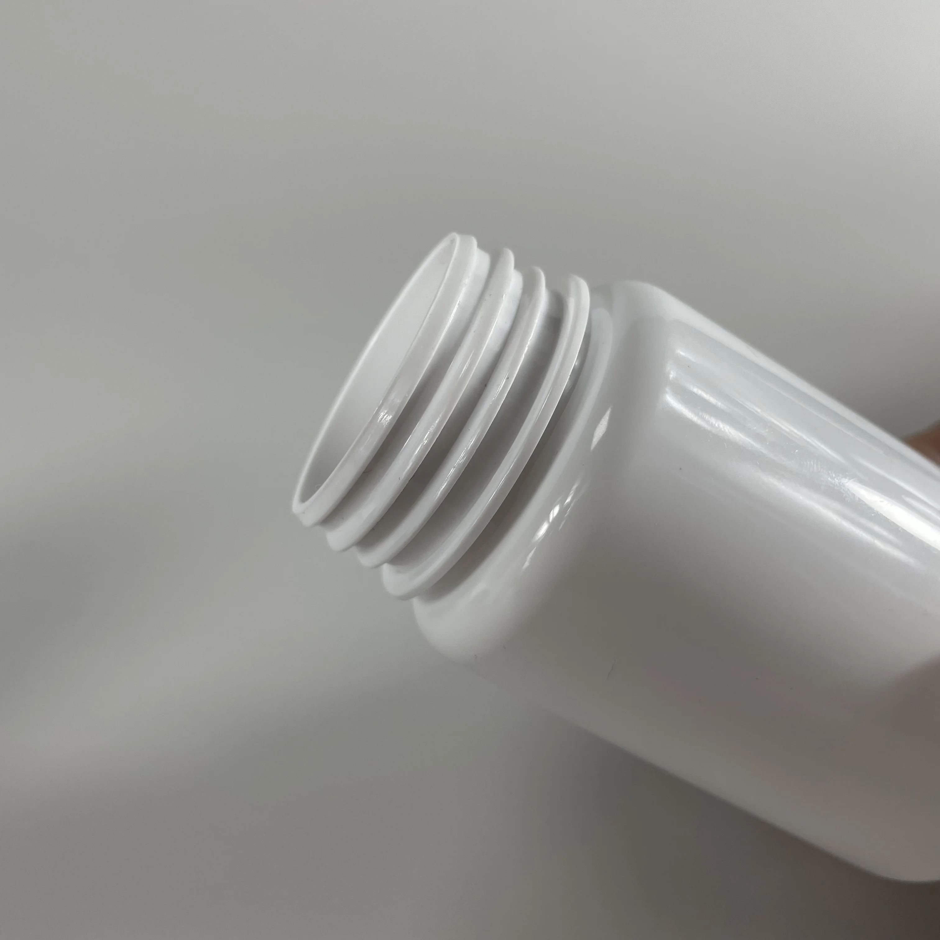 Empty  100ml 150ml 200ml Chewing Gum Packaging Gummy Vitamin Supplement Medicine Capsule Pill Bottle