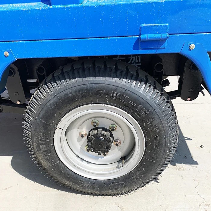 Popular Tricycles with Spare Tire Displacement Engine Three Wheel Motorcycle Tricycle Cargo Motorized Tricycle