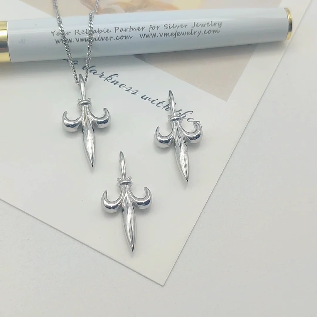 925スターリングシルバーリリーフラワー魅力的チャームジュエリー