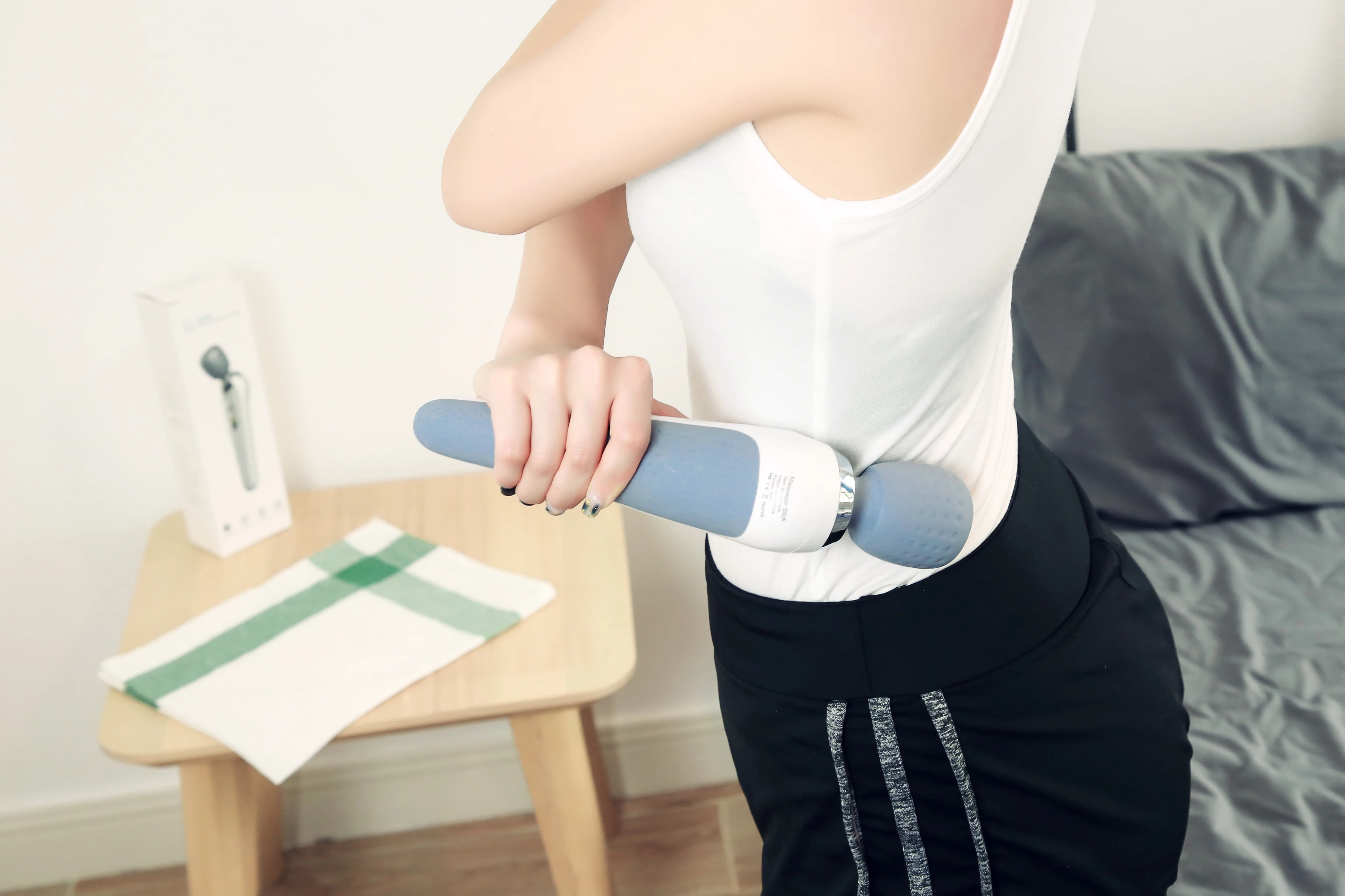 2024 New Arrival Rechargeable Back Massage Stick Vibrating Massager  Handheld Magic Electric Wand Massager for Health Care