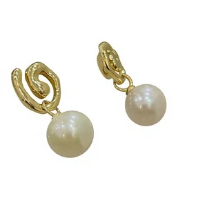 Serpentine 18K Gold-plated Freshwater Pearl Earrings, Round Pearl Earrings, Fashionable and Exquisite Women's Jewelry