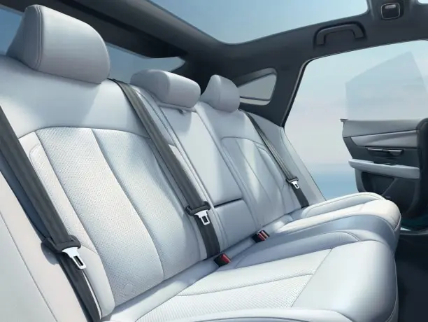 2024 Sport Xpeng Sedan P7i 550KM Pro Fast Charging 5 Seater