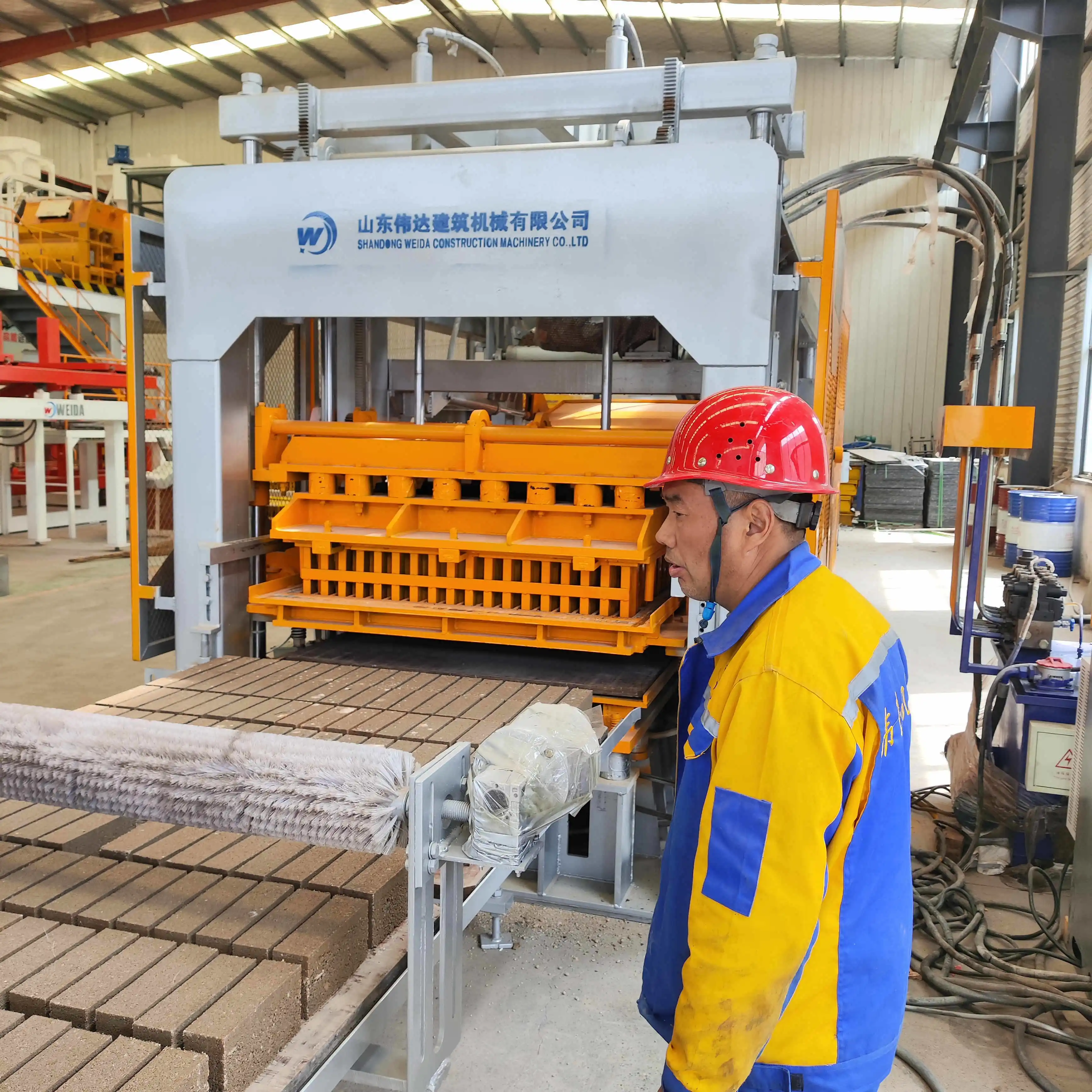 Fully Automatic QT1-15 Concrete Fly Ash Cinder Ciment Hollow Solid Block Making Machinery Brick Laying Press Machine Factory