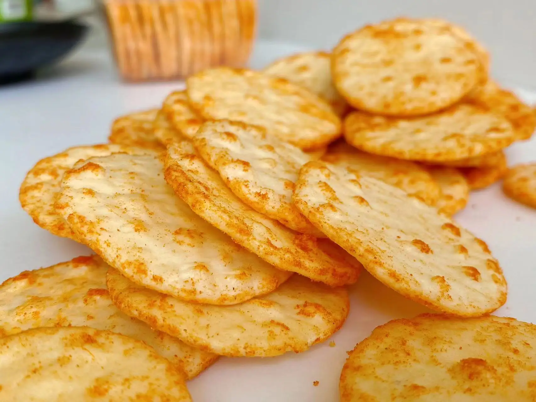 Japanese Rice Cracker Snacks Wholesale Snacks Tomato Biscuits Ketchup Rice Crackers supplier