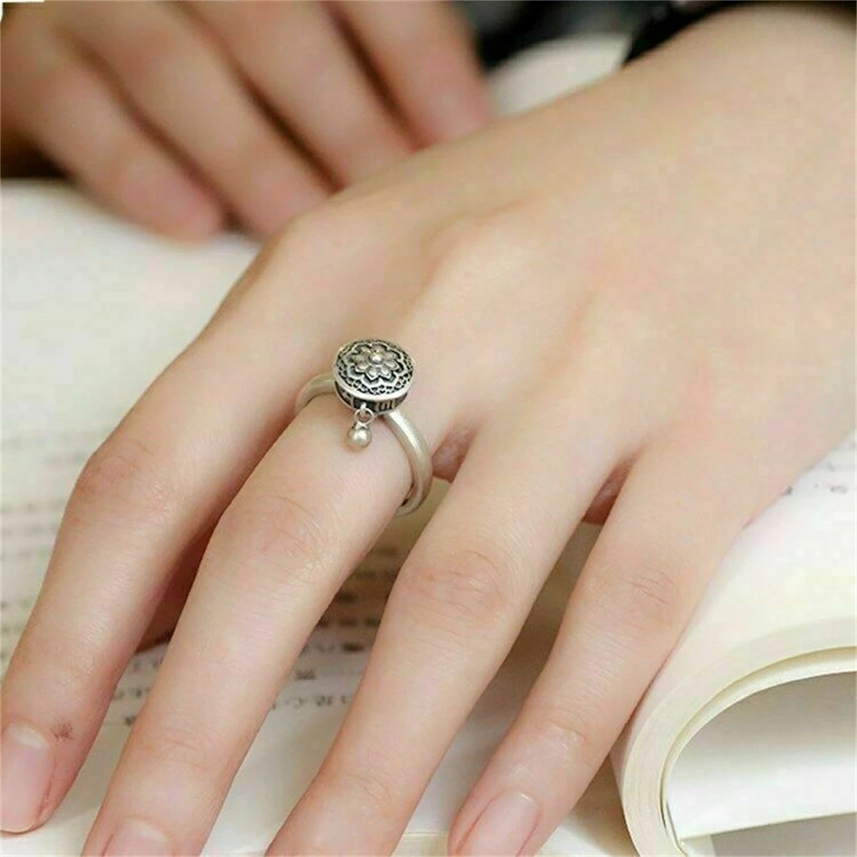 Traditional Prayer Lotus Anxiety Relief Ring Adjustable Fidget - Foto 3