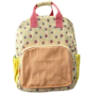 custom logo New Cute Casual Strawberry Pattern Canvas Backpack for Girls Fashionable Polyester Lining Zipper Closure for Travel School