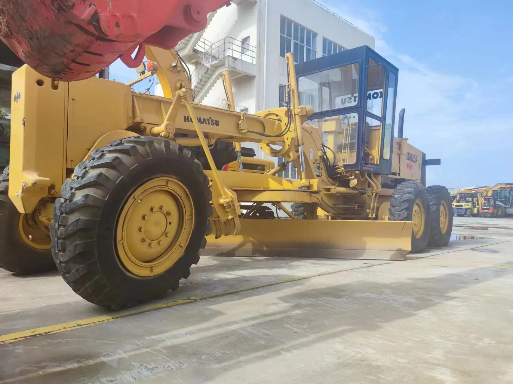 Used Komatsu GD825a Motor Grader, Cheap Japan Made Original Grader KOmatsu GD825 Road Construction Machine