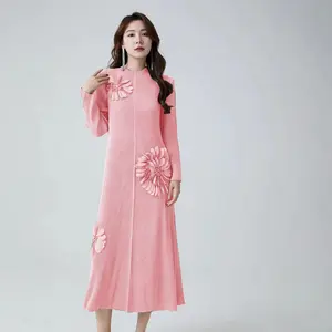 Elegant Women's Pleated Dress with Round Neckline and Long Sleeves - Large Size Dress