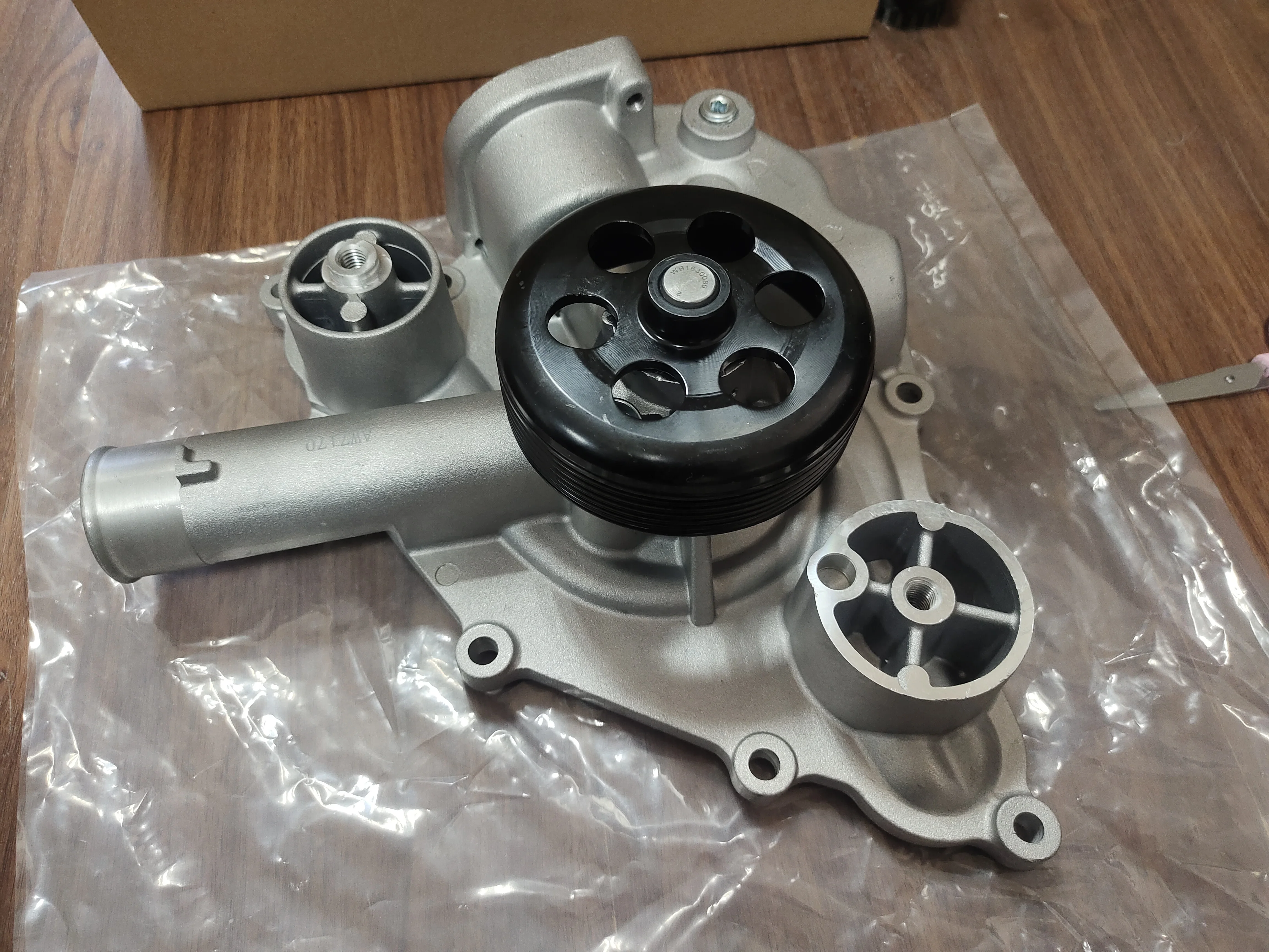 USEKAエンジンクーラントウォーターポンプAW71704792838AB