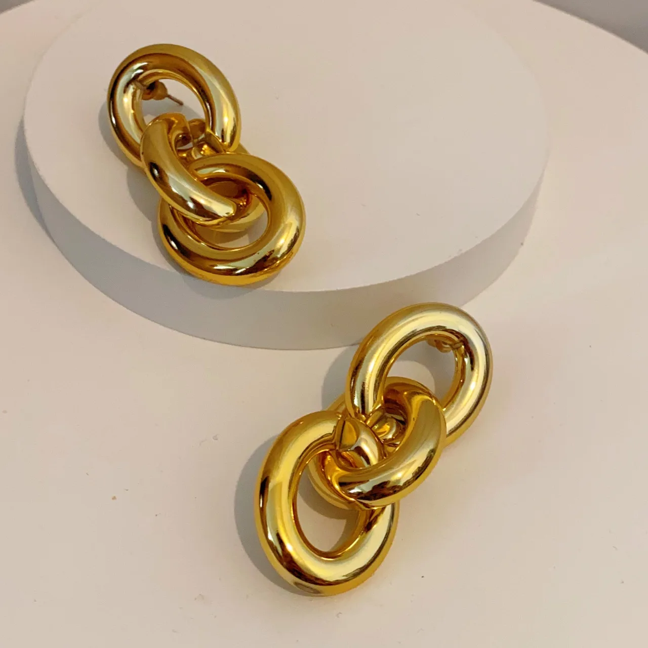 2023 New Arrival Wholesale Fashion Jewelry Geometric Chain Earrings Design for Luxury Acrylic Knot Link 18K Gold Drop Earrings