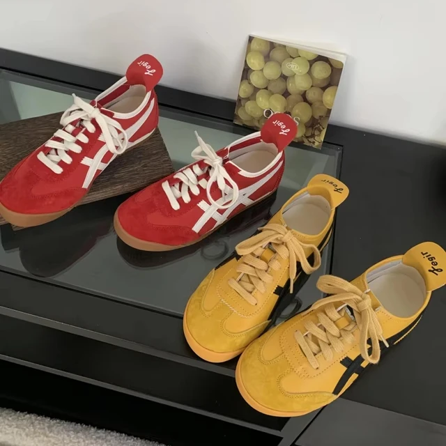 Korean Style White Training Sneakers with Western Outsole Fashionable Lace-Up Flat Shoes for All Seasons Autumn Trend