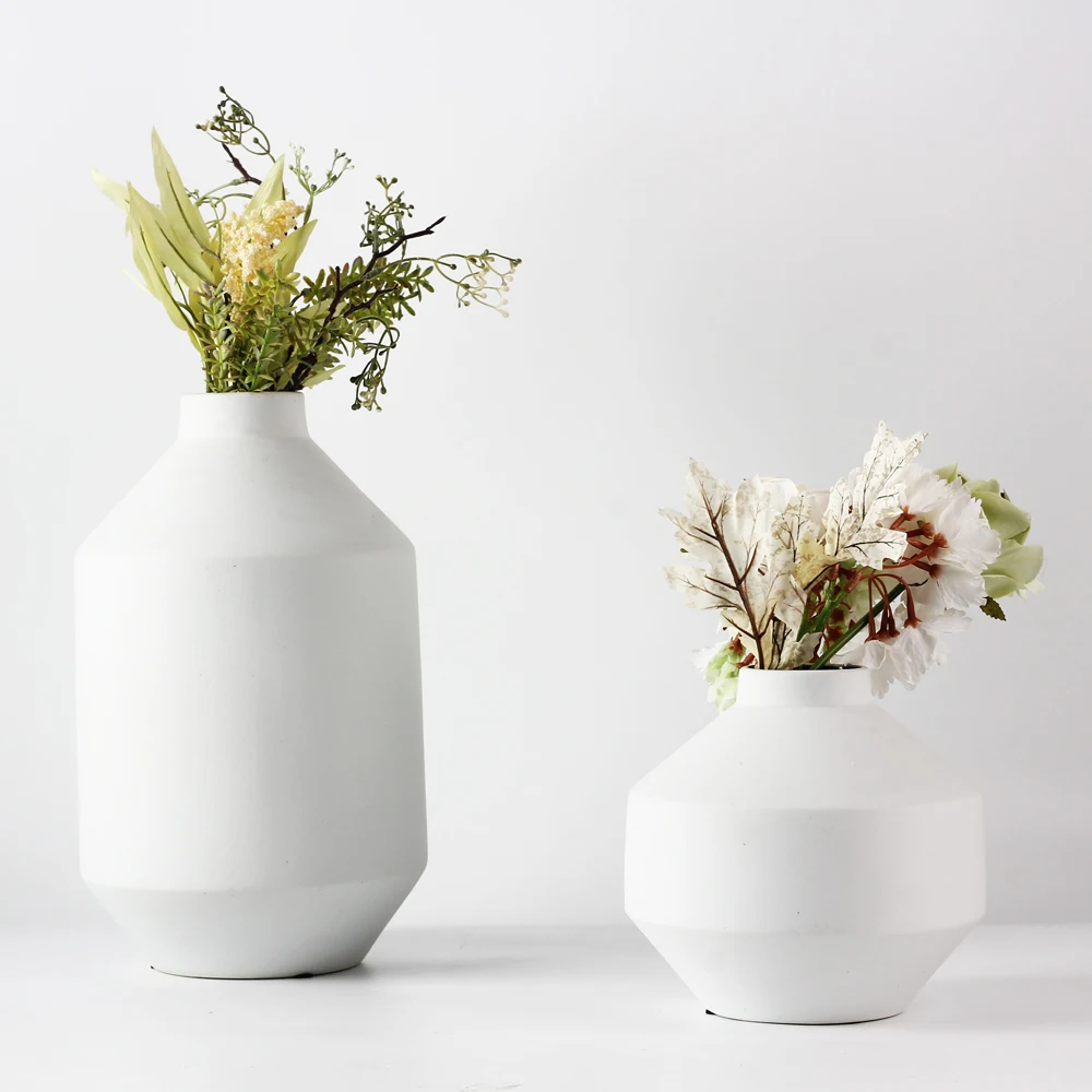 Minimalist Decor White Resin Vase Porcelain Decorative Vase For Home ...